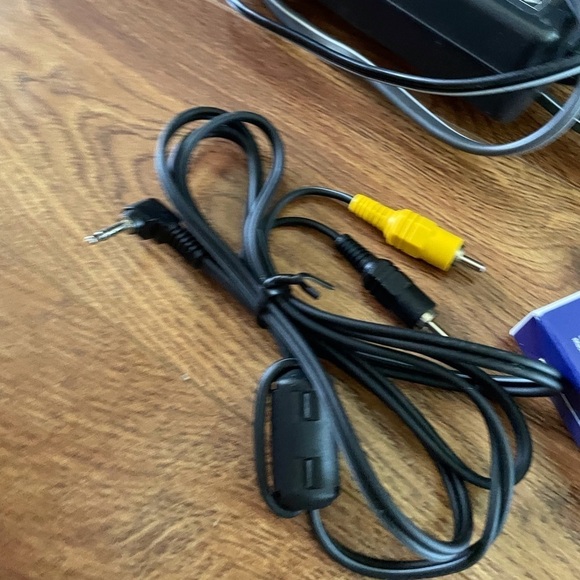 Sony CD Mavica Digital video/ Camera with CD-RW - Picture 8 of 16